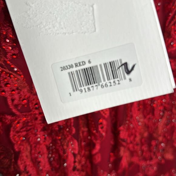 NWT MAC DUGGAL Red Embellished Plunge Neck Illusion Mermaid Gown Women’s - Picture 9 of 14